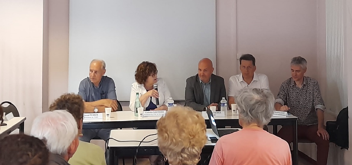 Jean PERRIN, Président de l'UNPI BFC, Colette Sautière, Présidente du CTRC de Bourgogne, Martial SERRA, Chef de pôle Animation Partenaires Economies Energie, Cédric Boyon, Chargé de relations externes et Valérie Turkan, Correspondante Solidarité du fournisseur d'énergie ENGIE, et Cyril CHAPELEAU de Bourgogne Energies Renouvelables, lors de la conférence "Tout comprendre sur les enjeux de la rénovation énergétique 🏠💐" qui s’est tenue le mercredi 21 juin 2023 à la Maison des Associations à Dijon.